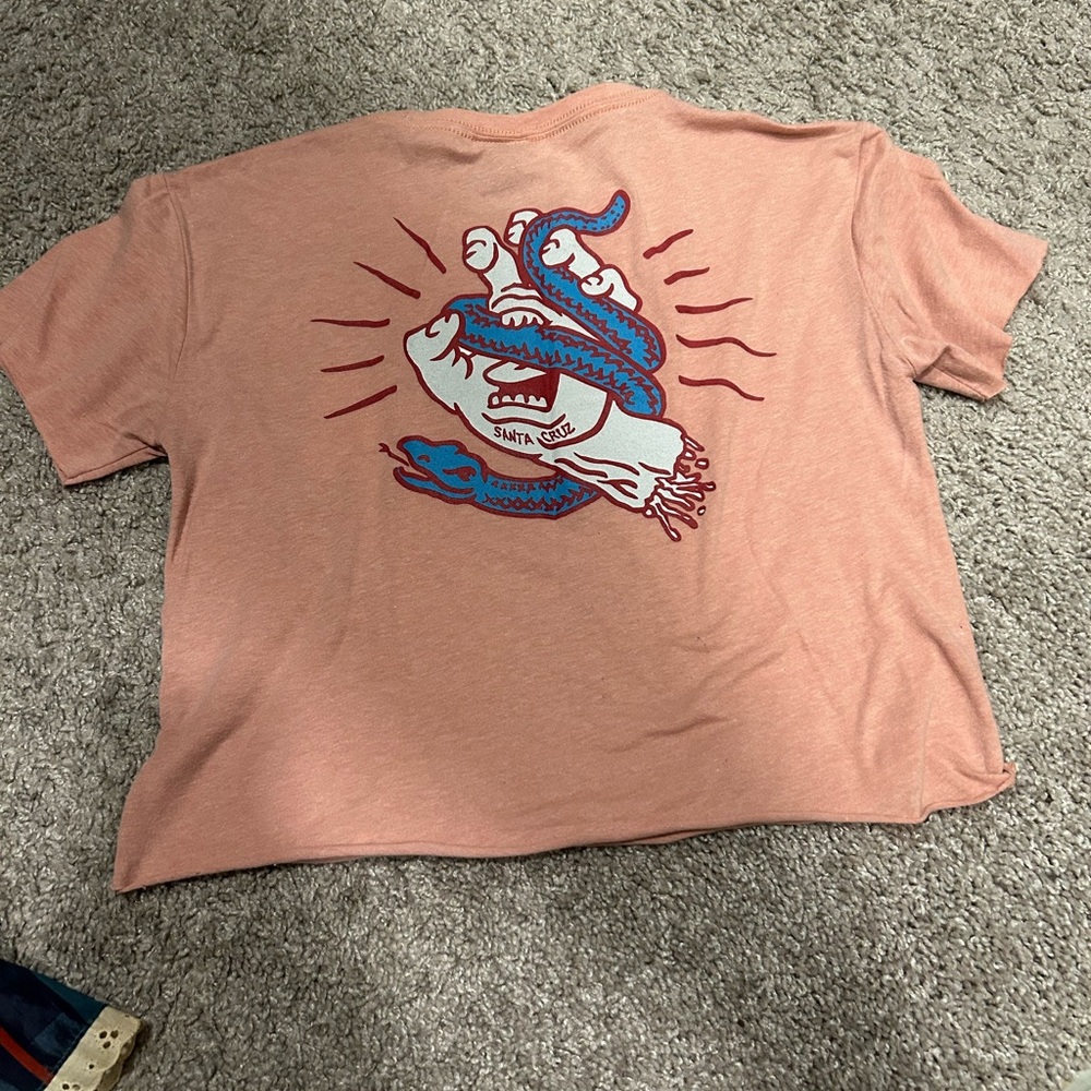 Santa Cruz Peach Graphic T-Shirt- small- crop top - Picture 5 of 5